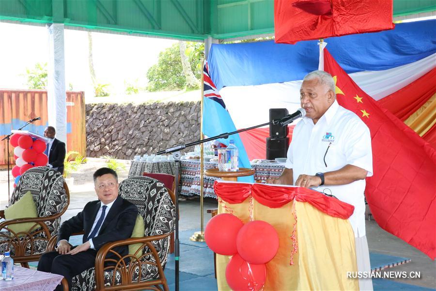 Китай передал в дар Республике Фиджи служебные автомобили 