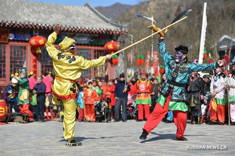 Китайские фольклорные представления по случаю праздника Весны