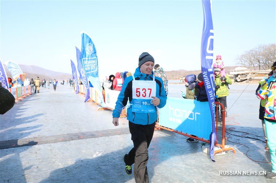 Ледовый полумарафон прошел во Владивостоке