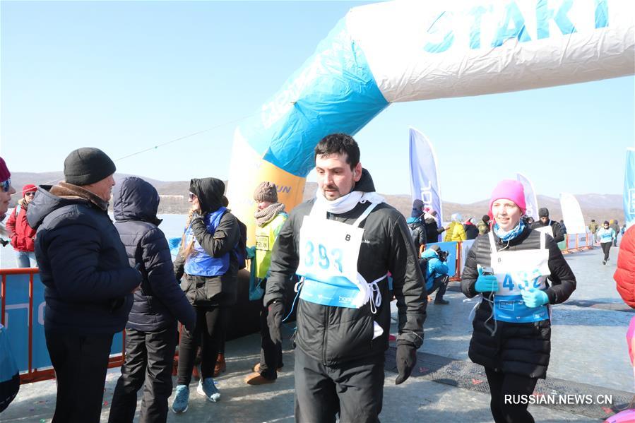 Ледовый полумарафон прошел во Владивостоке