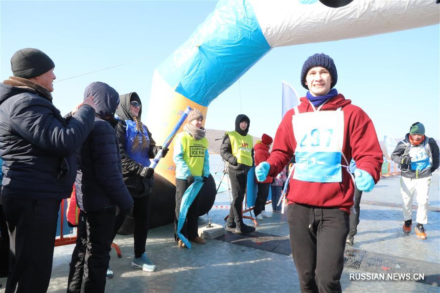 Ледовый полумарафон прошел во Владивостоке