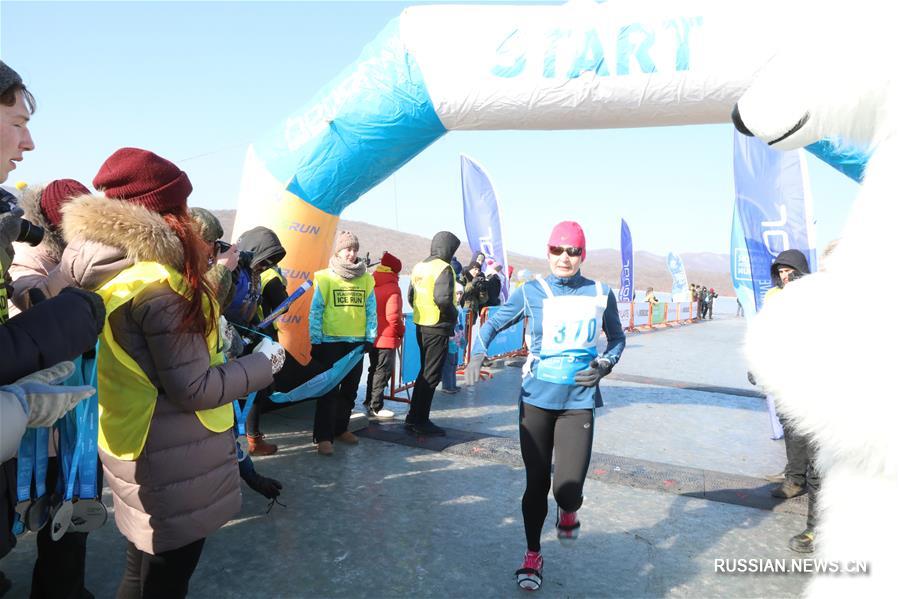 Ледовый полумарафон прошел во Владивостоке