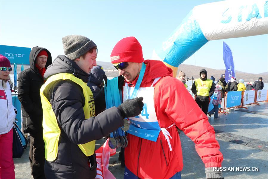 Ледовый полумарафон прошел во Владивостоке
