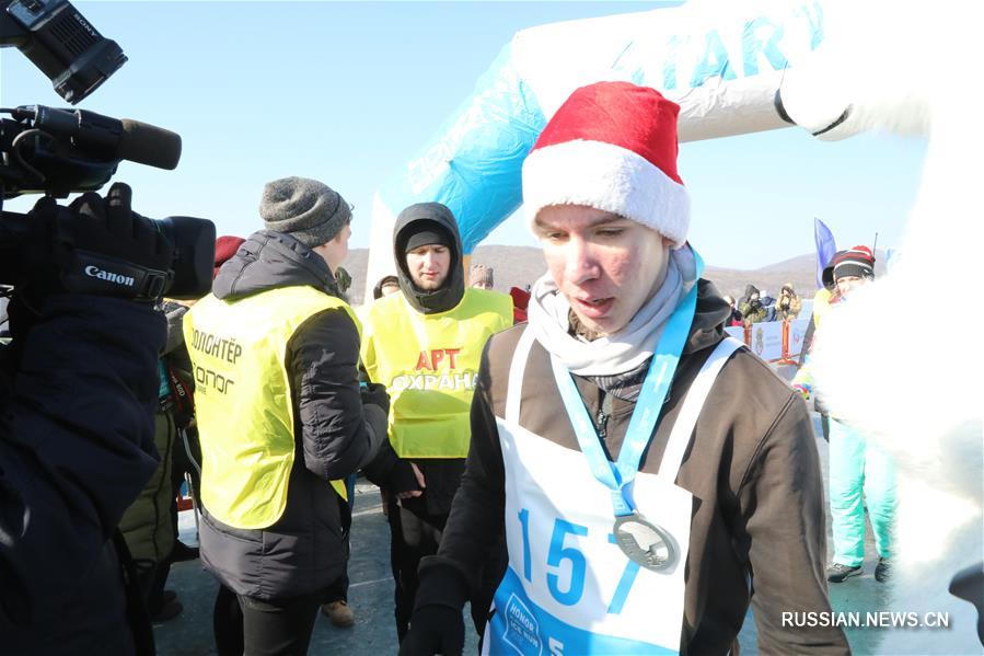 Ледовый полумарафон прошел во Владивостоке