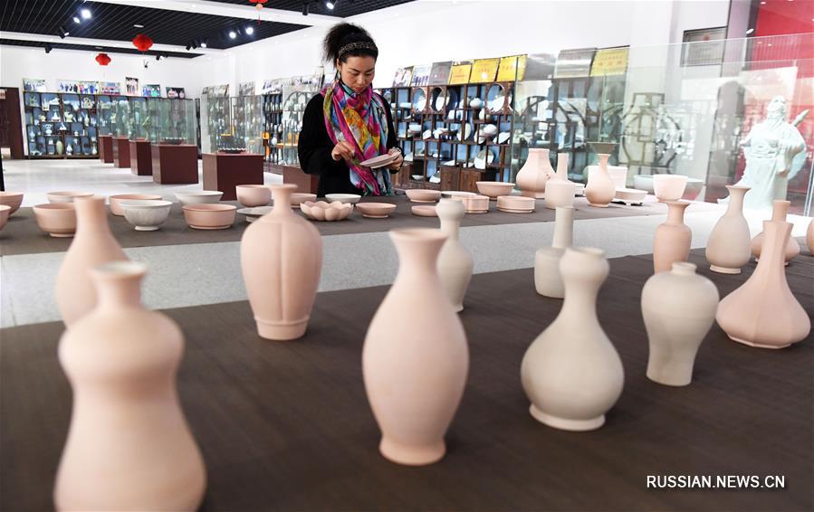 Модернизация и развитие производства керамики жуяо в уезде Баофэн