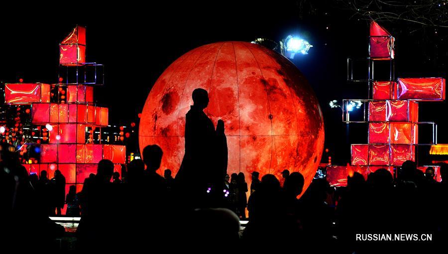 В ландшафтных парках Сианя по-прежнему многолюдно