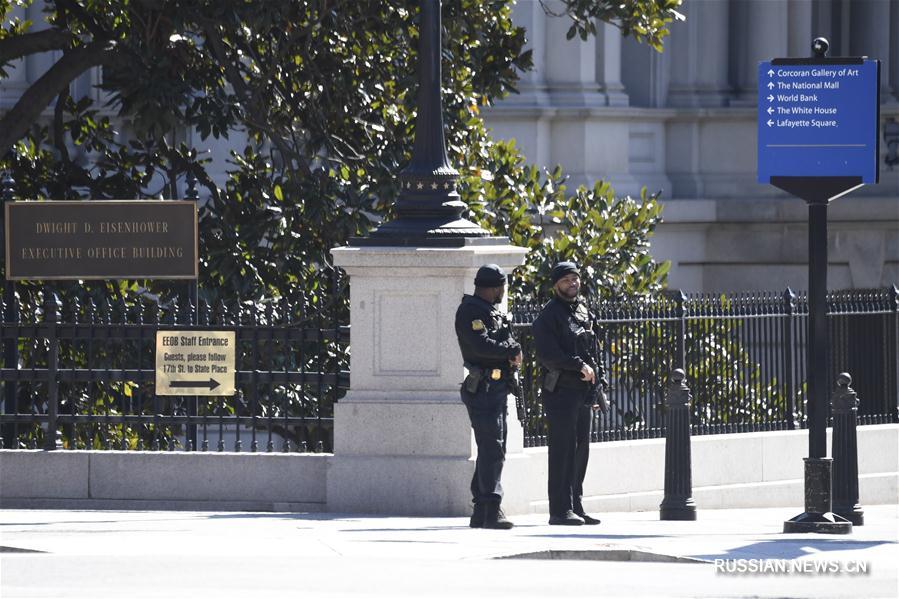 Мужчина нанес себе огнестрельное ранение возле Белого дома США -- Секретная служба