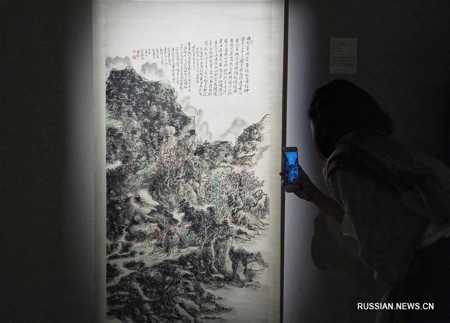На сянганский аукцион "Сотбис" выставлено 280 картин китайских каллиграфов и живописцев