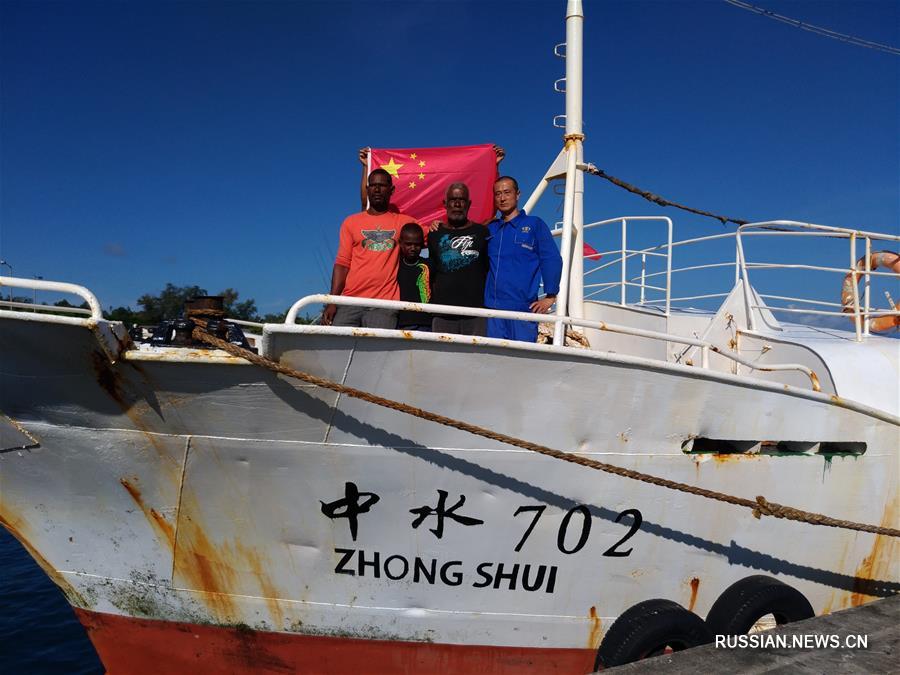 Китайское рыболовное судно спасло 3 рыбаков из Соломоновых островов