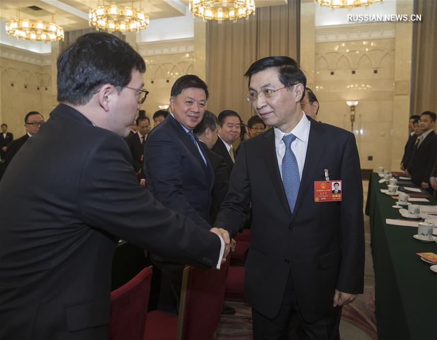 Ван Хунин участвовал в панельной дискуссии с депутатами ВСНП из Сянгана
