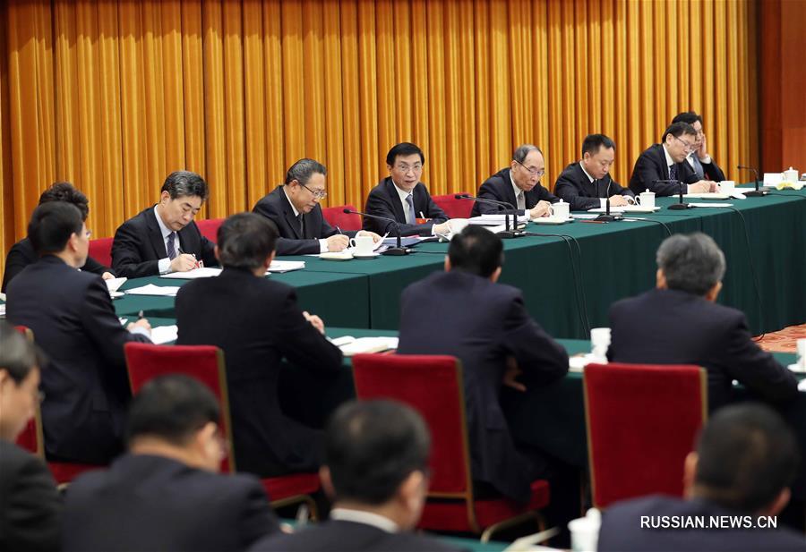 Ван Хунин участвовал в панельной дискуссии с депутатами ВСНП от провинции Аньхой 