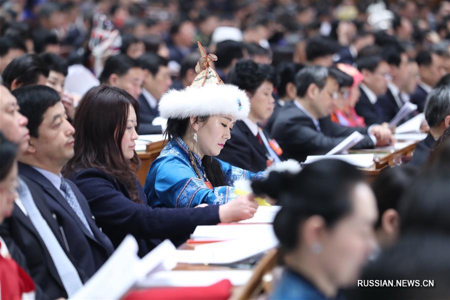 В Пекине состоялось второе пленарное заседание 1-й сессии ВСНП 13-го созыва