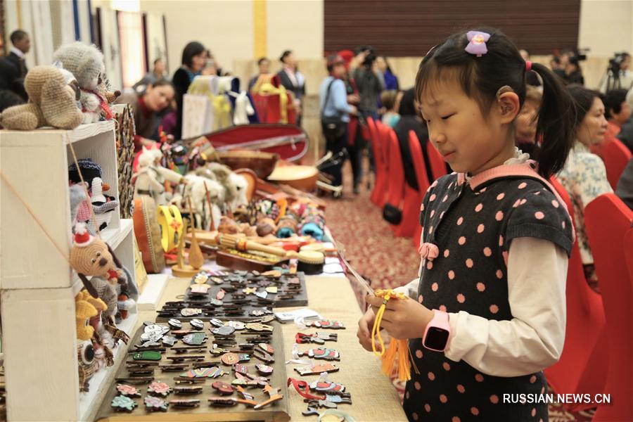 В Астане открылась выставка казахского прикладного искусства
