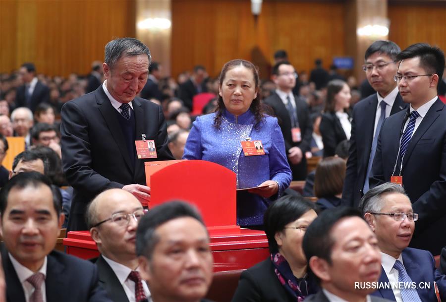 В рамках 1-й сессии ВСНП 13-го созыва состоялось шестое пленарное заседание 