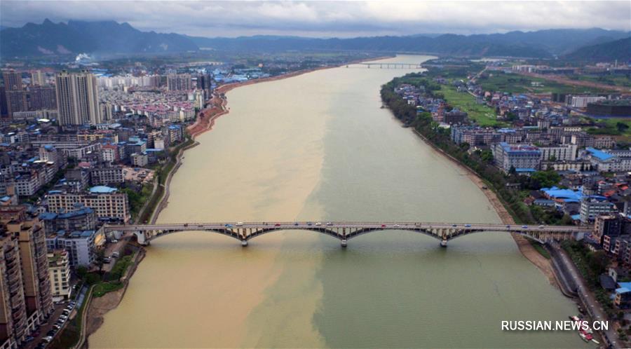 Река Жунцзян в Гуанси-Чжуанском АР после сильных ливней