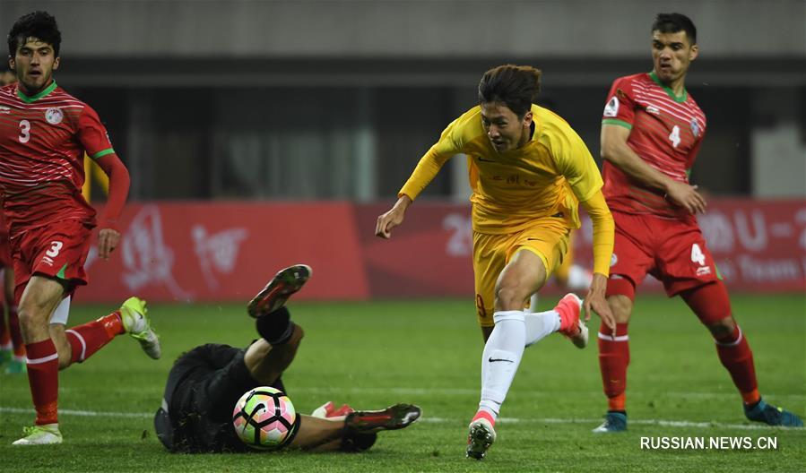Футбол -- Молодежная команда Китая U21 победила сборную Таджикистана со счетом 2:1