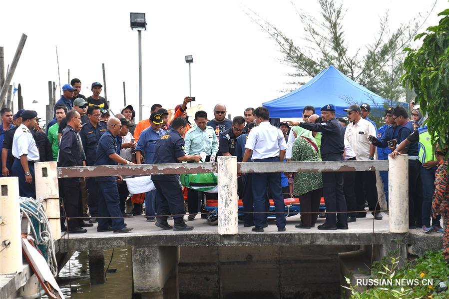 Двое китайцев с потерпевшего крушение земснаряда спасены у берегов Малайзии