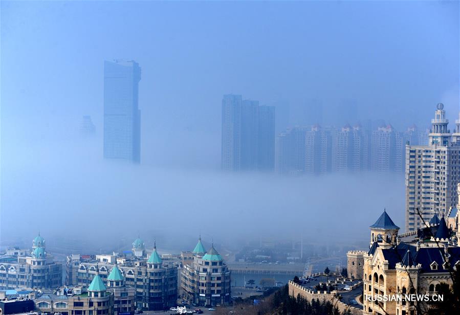 Окутанный туманом Далянь