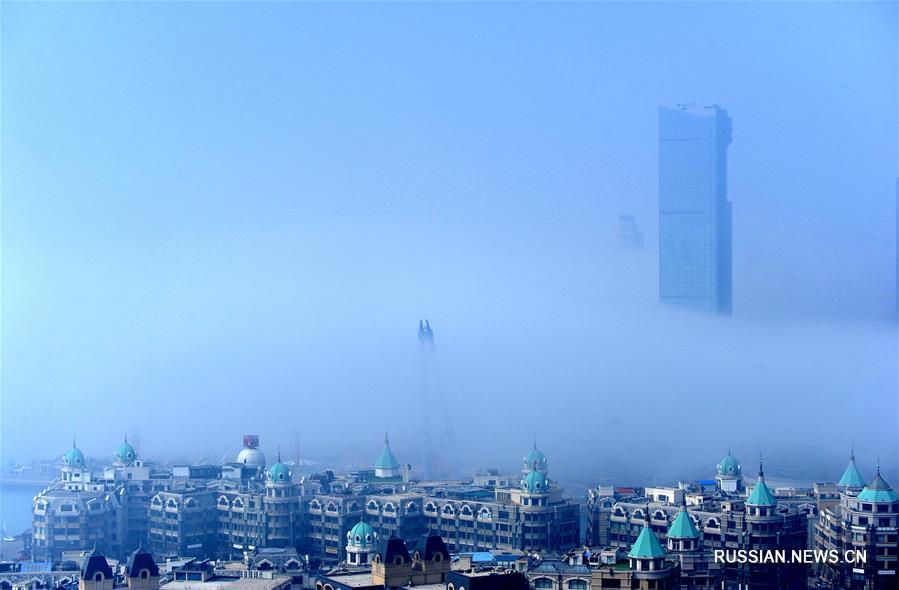 Окутанный туманом Далянь