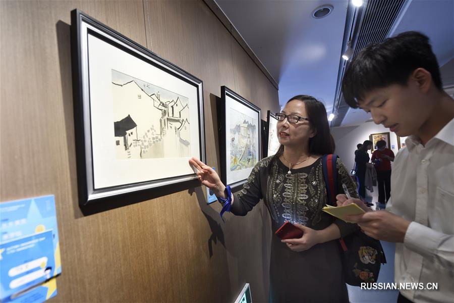В Ханчжоу проходит выставка произведений искусства, созданных учащимися-аутистами