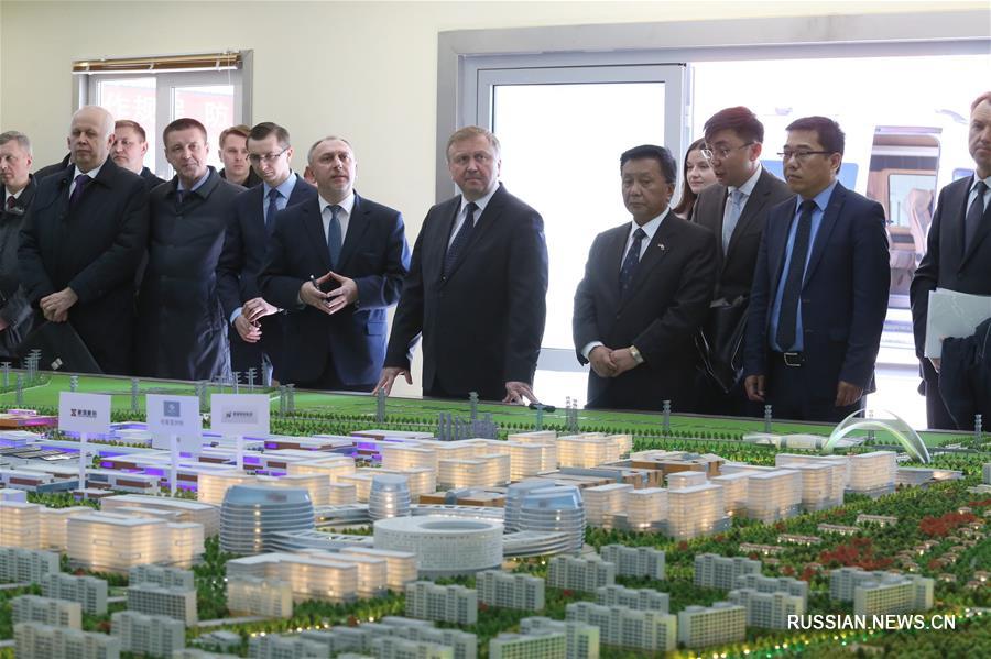 Премьер-министр Беларуси А.Кобяков ознакомился с ходом строительства Китайско-белорусского индустриального парка