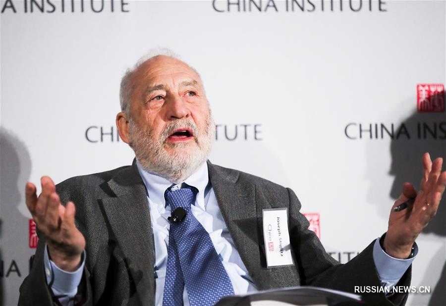 Американский метод решения проблемы торгового дефицита при помощи протекционистских мер слишком "примитивен" -- Дж.Стиглиц