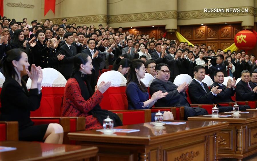 Ким Чен Ын посмотрел балет "Красный женский отряд" в исполнении китайской художественной труппы