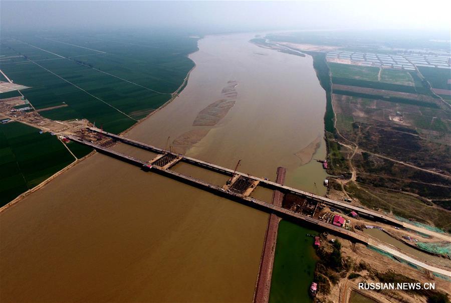 Строительство моста через реку Хуанхэ в Чжэнчжоу