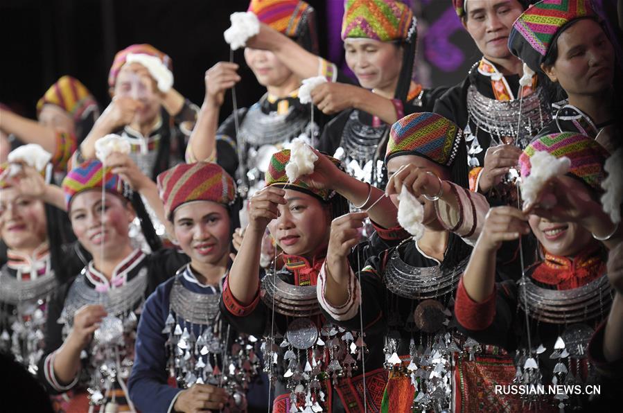 Жители провинции Хайнань празднуют Саньюэсань