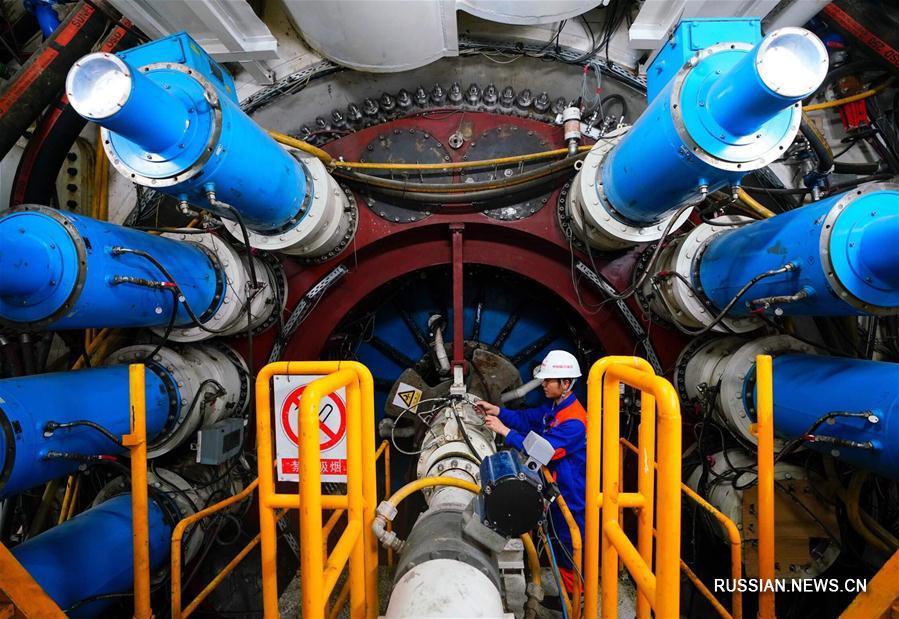 Строители тоннеля "Ванцзин" преодолели сверхопасный участок