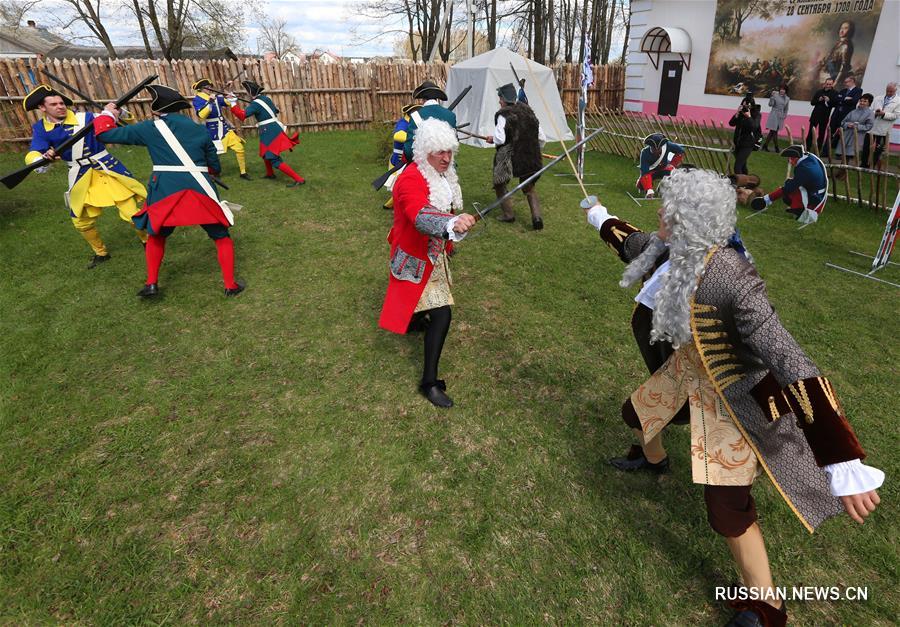 Реконструкция битвы времен Северной войны в белорусской деревне