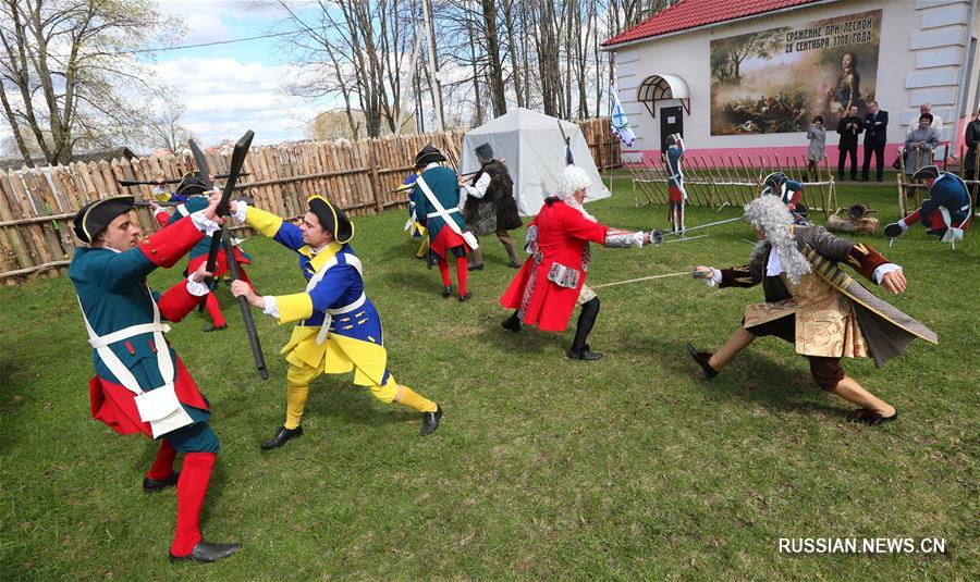 Реконструкция битвы времен Северной войны в белорусской деревне