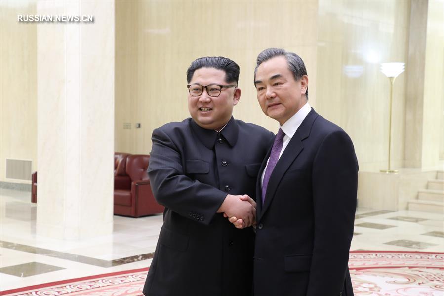 Верховный лидер КНДР Ким Чен Ын встретился с Ван И