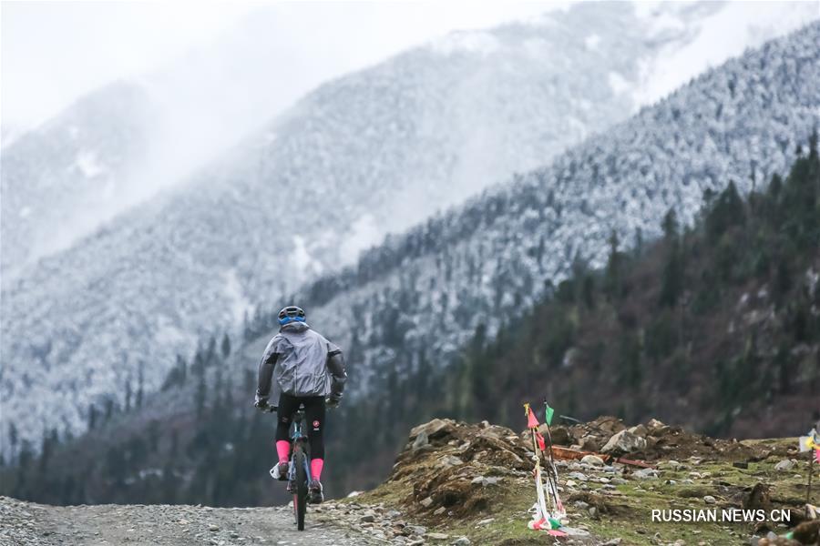 В Тибете завершился велопробег вокруг озера Басунцо 