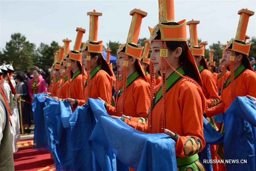 Церемония весеннего жертвоприношения Чингисхану в хошуне Эджен-Хоро