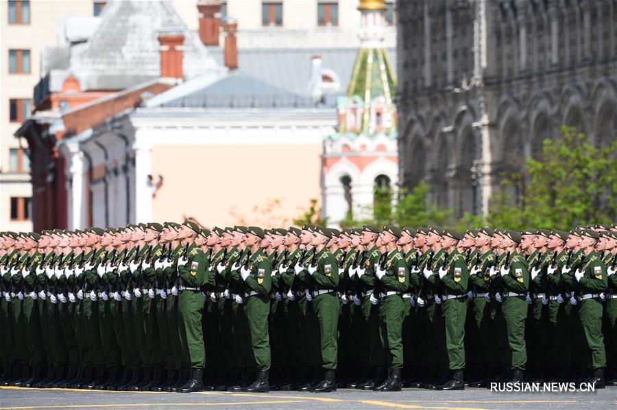 Парад на Красной площади в Москве в честь 73-летия победы в ВОВ