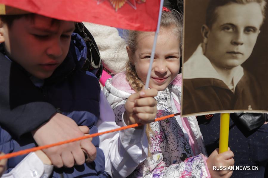 Шествие "Бессмертного полка" в Санкт-Петербурге собрало более 1 млн человек