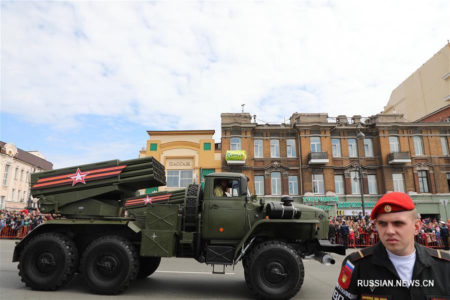Во Владивостоке прошли парад Победы и шествие "Бессмертного полка"