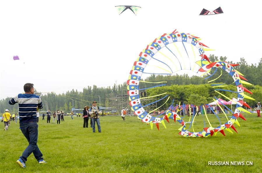 В провинции Хэбэй прошел чемпионат по запуску воздушных змеев