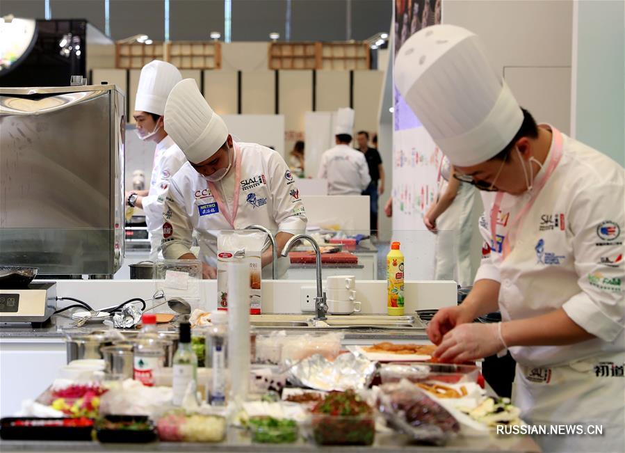 В Шанхае открылась 19-я Китайская международная выставка продовольствия и напитков