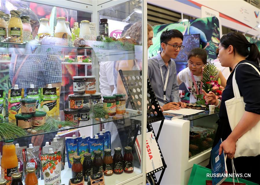 В Шанхае открылась 19-я Китайская международная выставка продовольствия и напитков