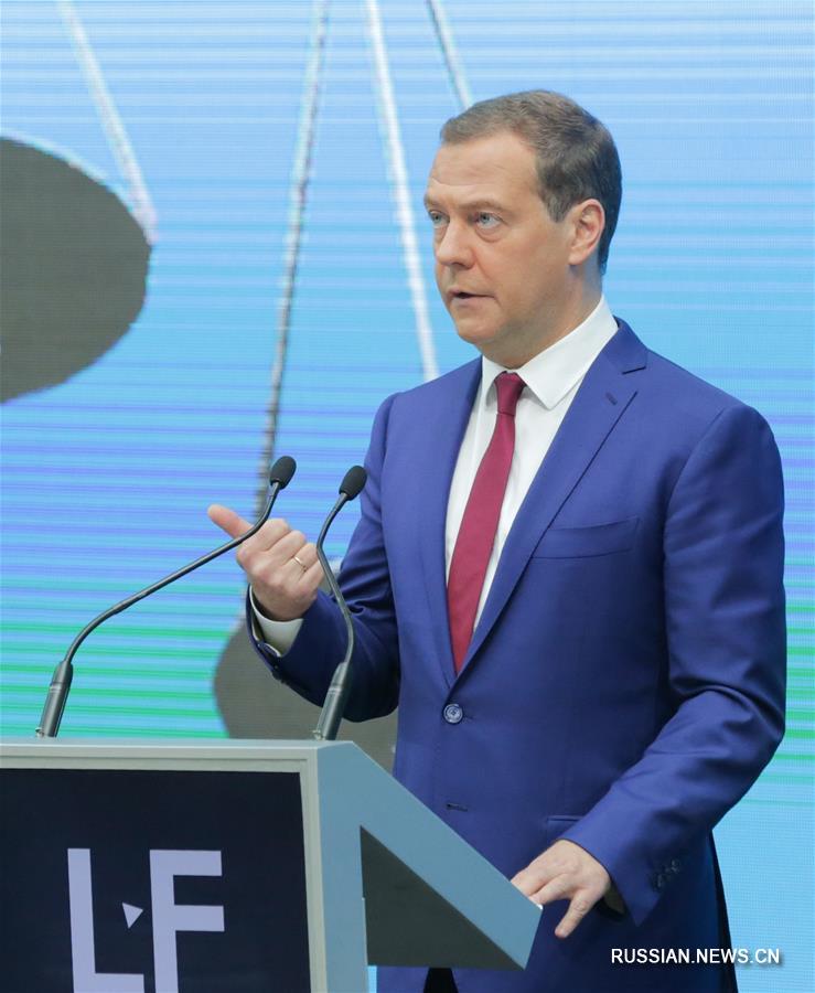 Сделки в цифровой среде -- это реальность, которую мы больше не можем игнорировать -- премьер-министр РФ Д.Медведев