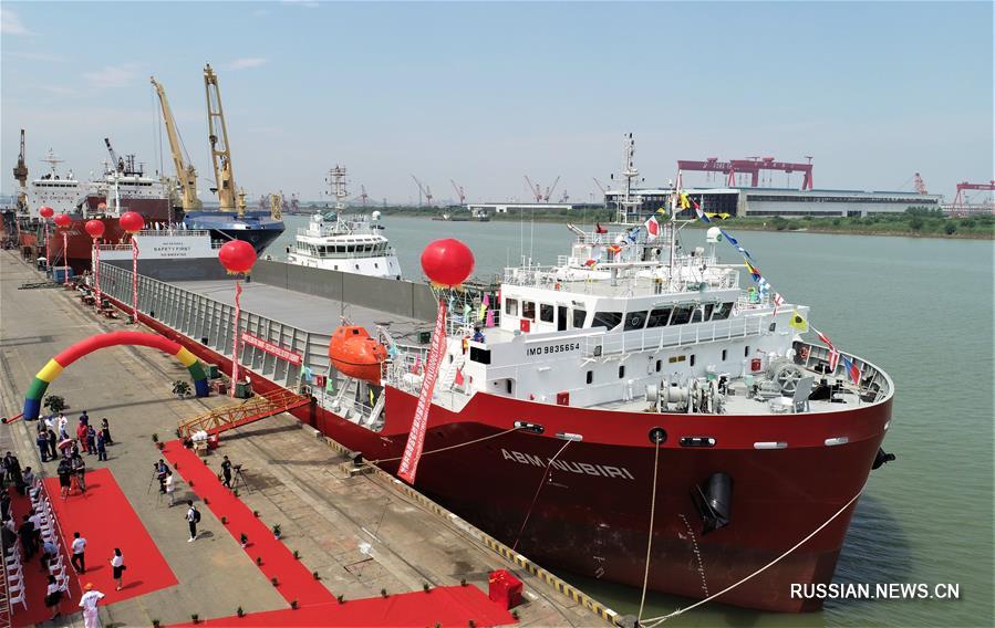 Первое грузовое площадочное судно, целиком произведенное в Китае, передано заказчику