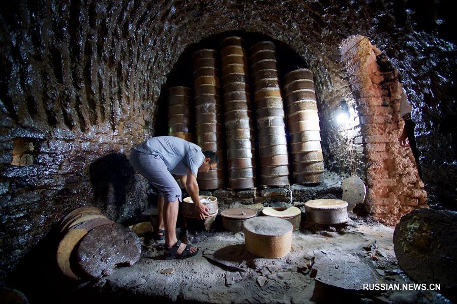 Традиции и инновации в керамическом производстве в уезде Дэхуа