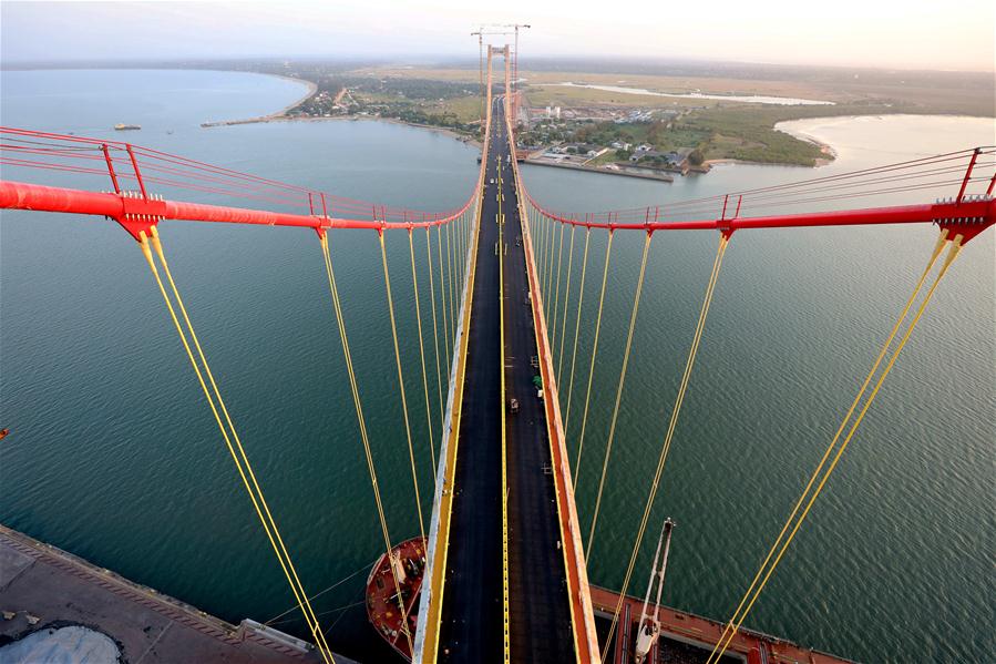 Завершается строительство подвесного моста с самым длинным основным пролетом в Африке