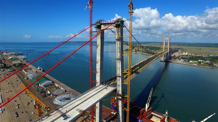 Завершается строительство подвесного моста с самым длинным основным пролетом в Африке