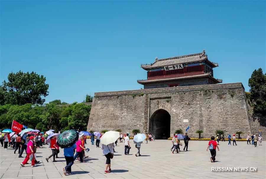 Самая восточная застава Великой Китайской стены -- Шаньхайгуань