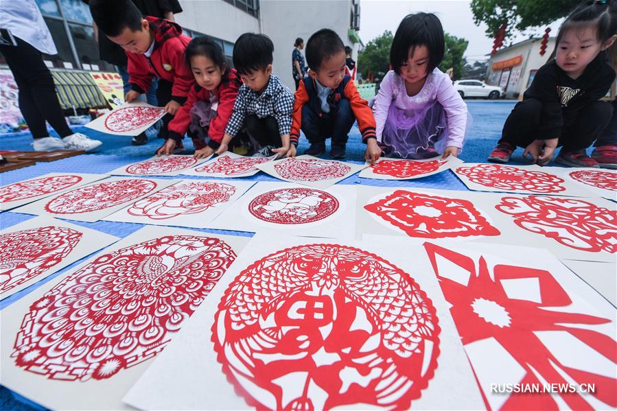Фестиваль вырезок из бумаги в провинции Чжэцзян
