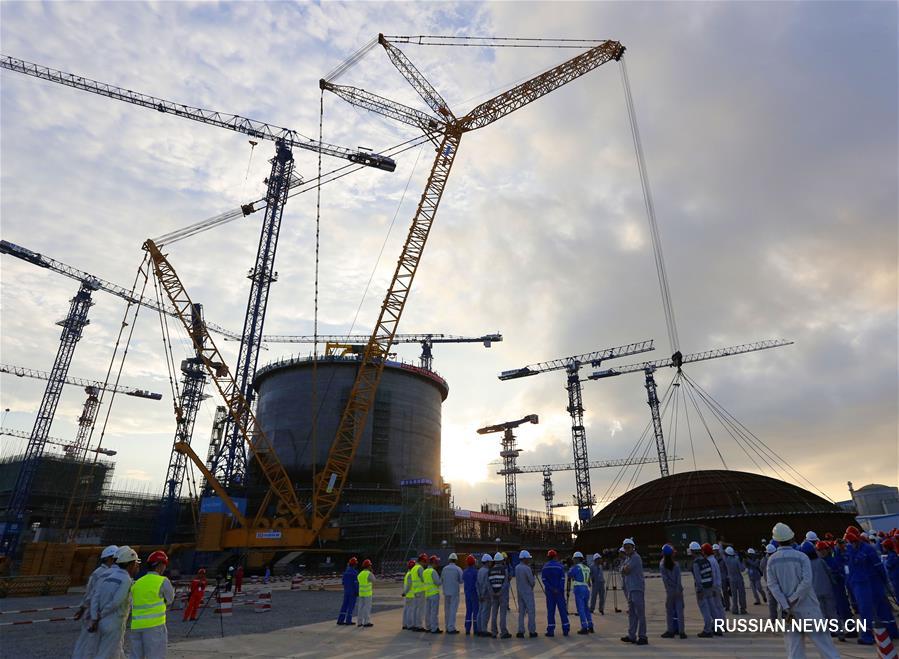 На Фанчэнганской АЭС установлен купол над энергоблоком с реактором "Хуалун-1"