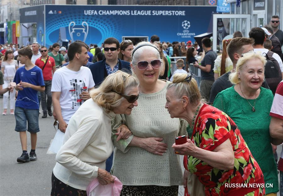В Киеве открыли фан-зоны финала Лиги чемпионов УЕФА-2017/2018